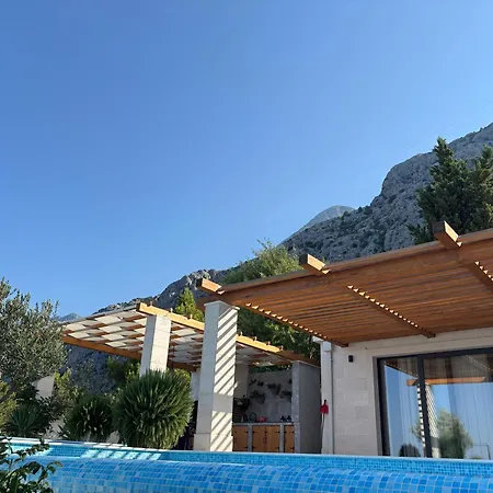 Kostela Villa